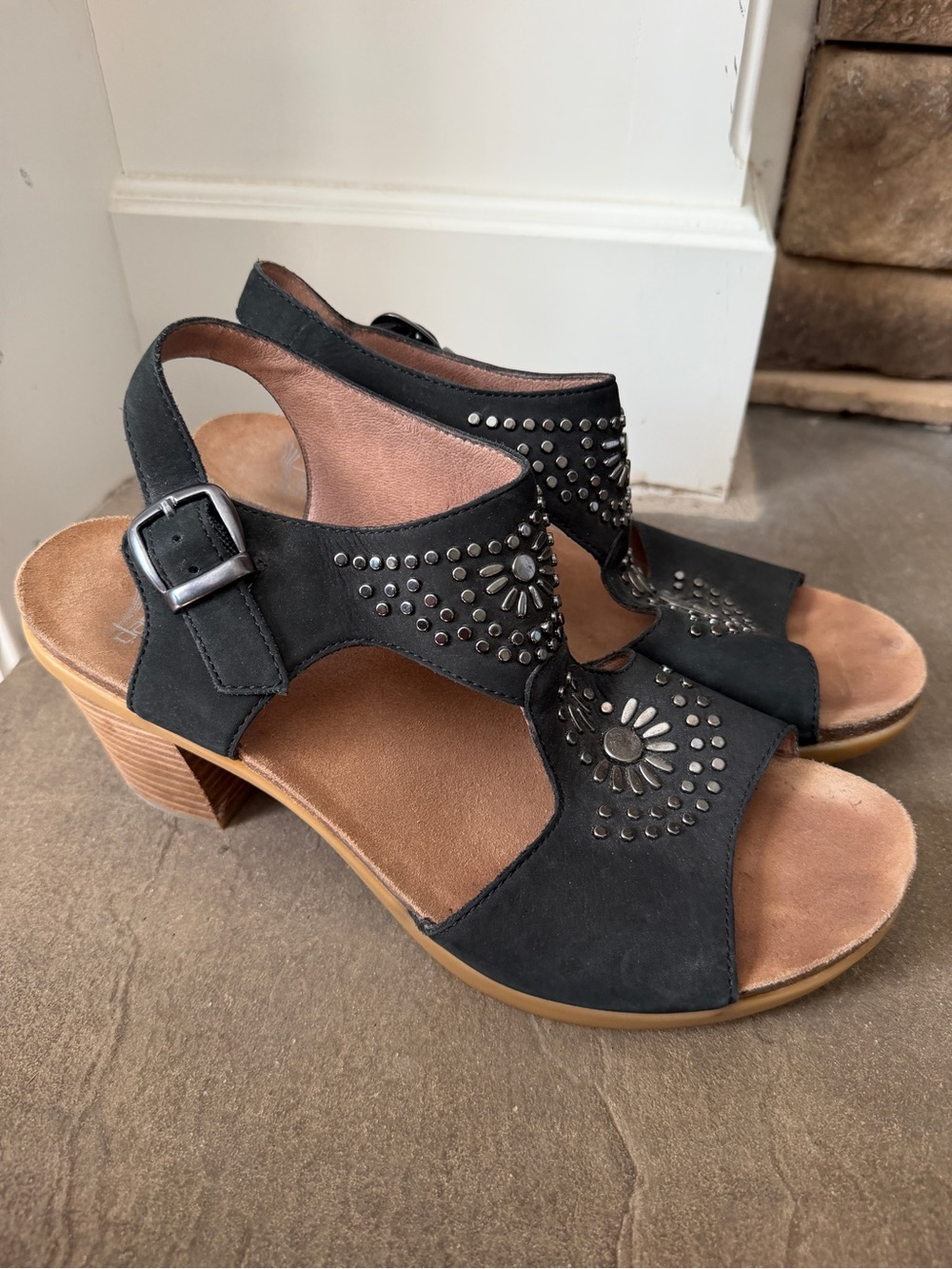 Dansko Women’s Black Leather Studded Strappy Block Heel Sandals EU 41 US 10.5